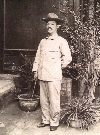 晩年の高野房太郎 32歳　1901（明治34）年6月27日 中国・北京にて撮影。